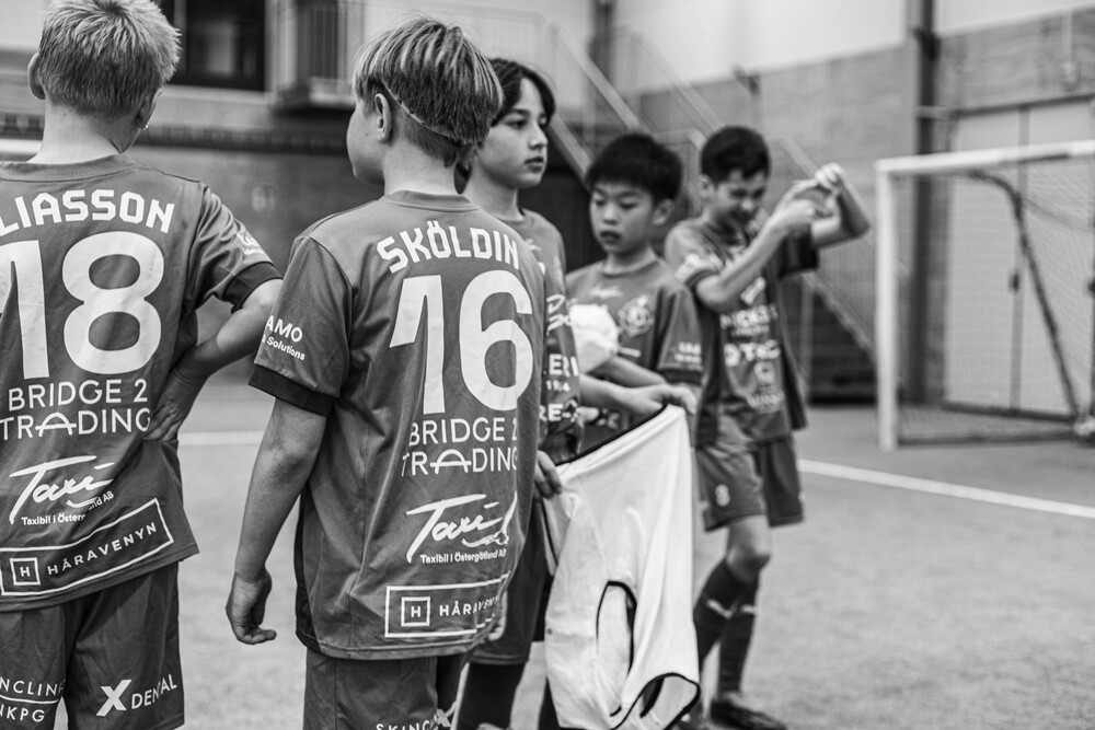 Vi söker fotbollstränare till P13 Randigt! - kopia 1